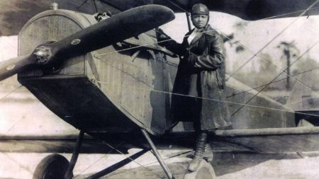 İlk Afrikan-Amerikan pilot Bessie Coleman