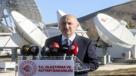 Bakan Karaismailoğlu, Türksat 5B uydusunun 19 Aralık'ta uzaya fırlatılacağını açıkladı