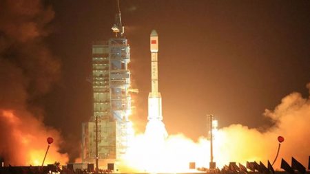 Çin teknoloji test uydularını fırlattı