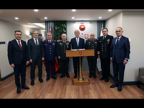 Milli Savunma Bakanı Hulusi Akar, TSK Güçlendirme Vakfını ziyaret etti