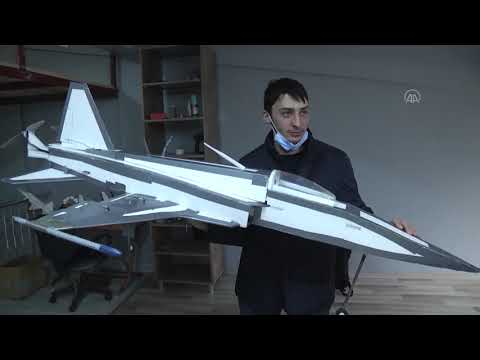 19 yaşındaki Samed Yıldız, kendi imkanlarıyla tasarladığı F-5 model uçağının modelini yaptı