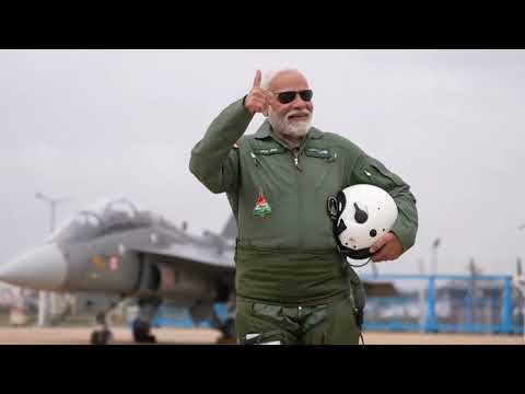 رئيس الوزراء الهندي يشارك في قيادة طائرة حربية محلية الصنع