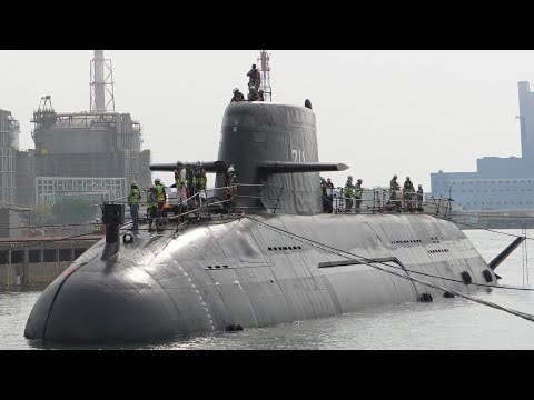 Tayvan, ilk yerli üretim denizaltısını test etti
